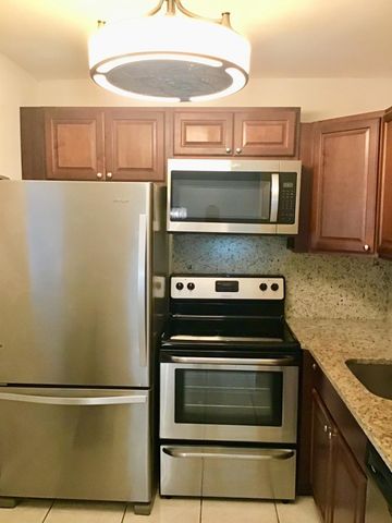 135 Fanshaw D 135, Boca Raton, FL 33434