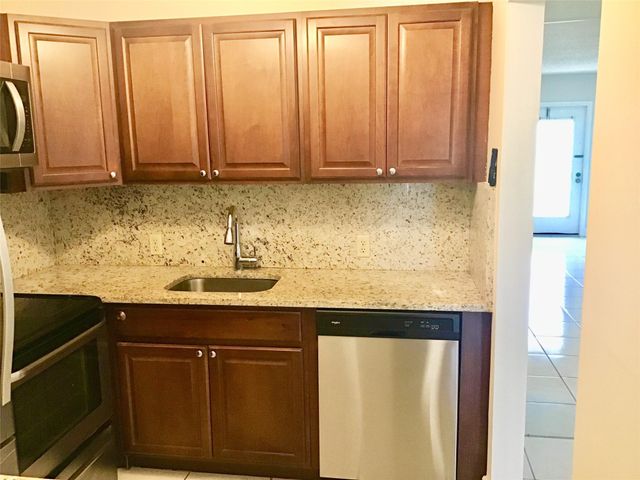 135 Fanshaw D 135, Boca Raton, FL 33434