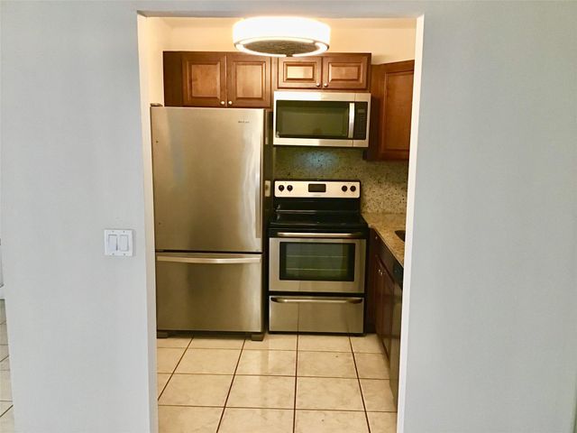 135 Fanshaw D 135, Boca Raton, FL 33434