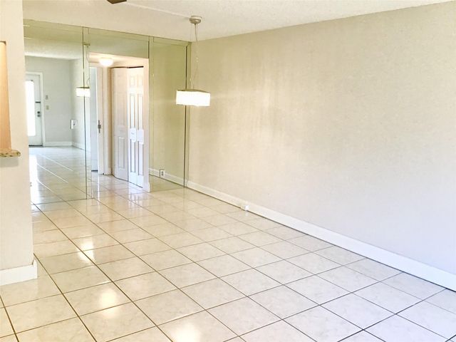 135 Fanshaw D 135, Boca Raton, FL 33434