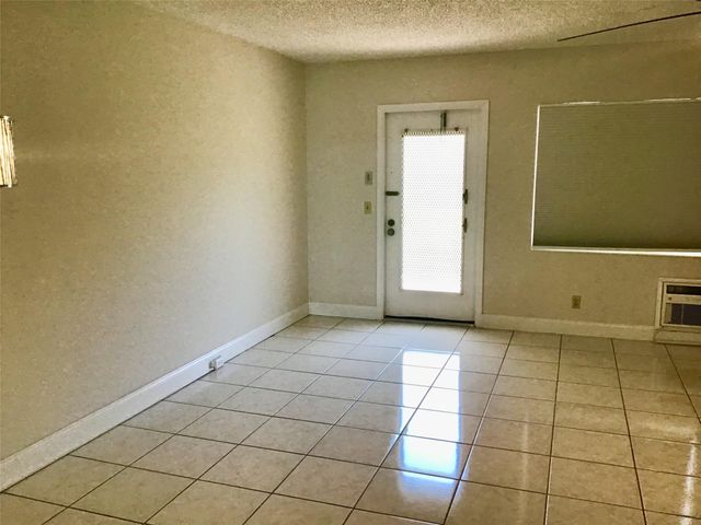 135 Fanshaw D 135, Boca Raton, FL 33434