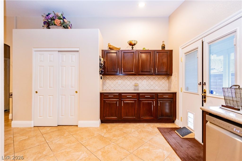 Image 11 of property listing at 8391 Hollywood Hills Avenue, Las Vegas, NV 89178