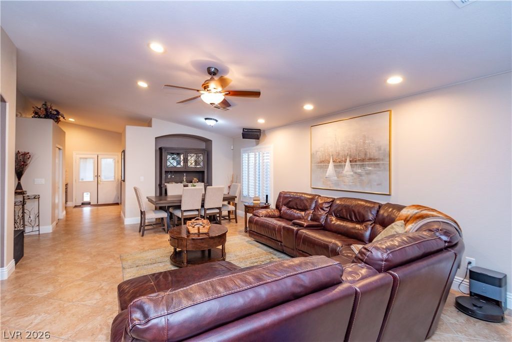 Image 7 of property listing at 8391 Hollywood Hills Avenue, Las Vegas, NV 89178