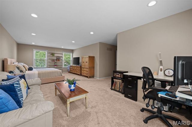 268 Kinderhook Drive, Chesterfield, MO 63017
