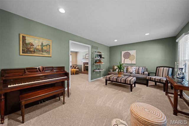 268 Kinderhook Drive, Chesterfield, MO 63017