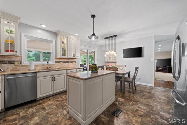 268 Kinderhook Drive, Chesterfield, MO 63017