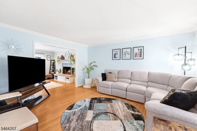 6 Larsen Dr, Roxbury Twp., NJ 07876