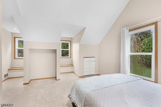 6 Larsen Dr, Roxbury Twp., NJ 07876