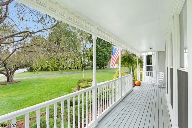 6 Larsen Dr, Roxbury Twp., NJ 07876