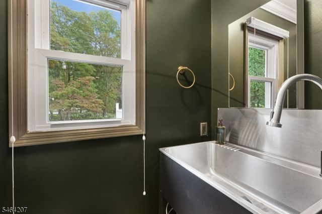 6 Larsen Dr, Roxbury Twp., NJ 07876