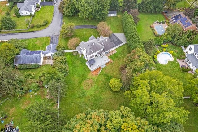 6 Larsen Dr, Roxbury Twp., NJ 07876
