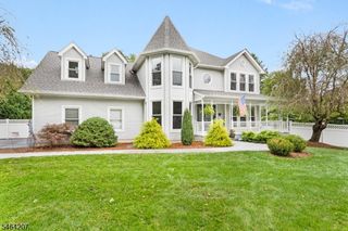 6 Larsen Dr, Roxbury Twp., NJ 07876