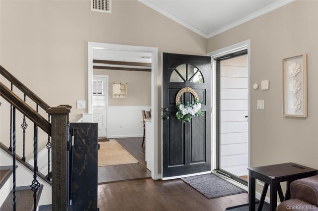 300 W 24th Street, Deer Park, NY 11729