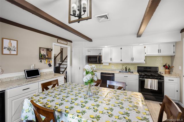 300 W 24th Street, Deer Park, NY 11729