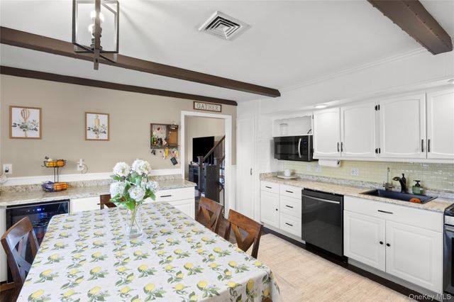 300 W 24th Street, Deer Park, NY 11729