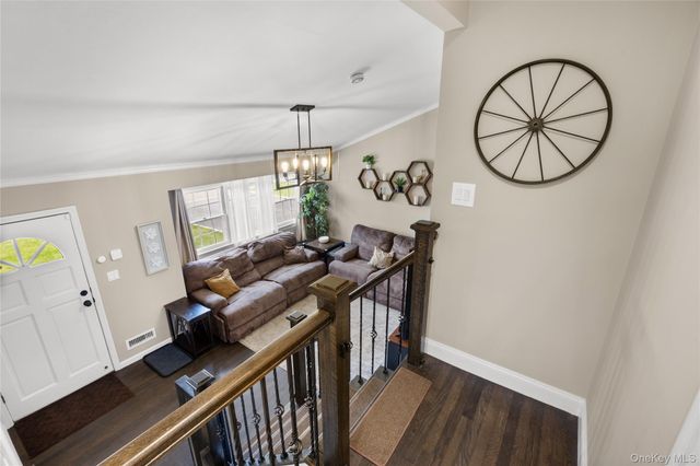300 W 24th Street, Deer Park, NY 11729