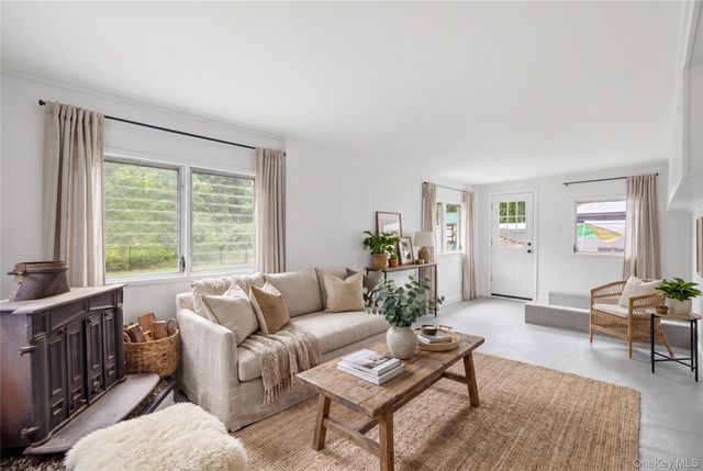 300 W 24th Street, Deer Park, NY 11729