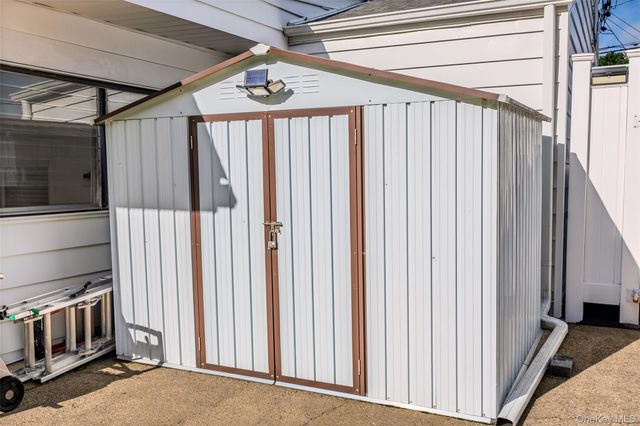300 W 24th Street, Deer Park, NY 11729