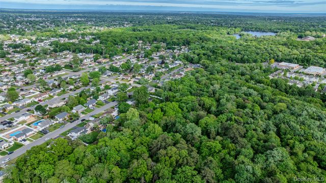 300 W 24th Street, Deer Park, NY 11729