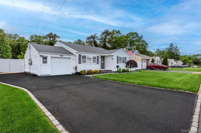 300 W 24th Street, Deer Park, NY 11729