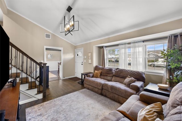 300 W 24th Street, Deer Park, NY 11729