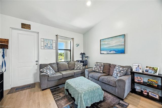 9048 Lamkin CIR, Labelle, FL 33935