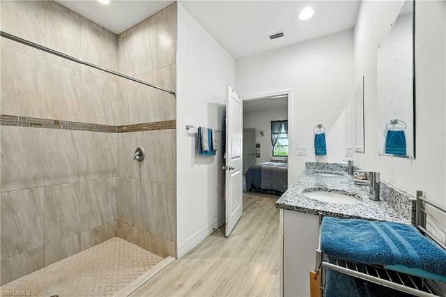 9048 Lamkin CIR, Labelle, FL 33935