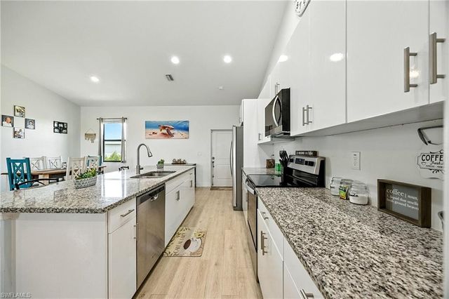 9048 Lamkin CIR, Labelle, FL 33935