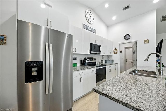 9048 Lamkin CIR, Labelle, FL 33935