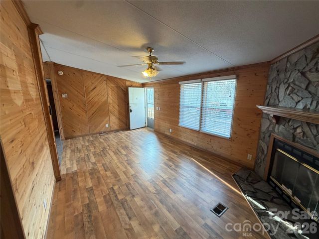 215 Humphrey Boulevard, Gastonia, NC 28052