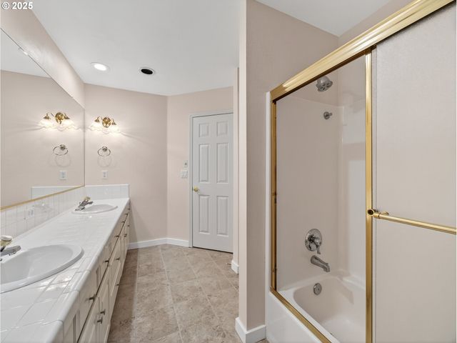 1407 Se Beech Pl, Gresham, OR 97080