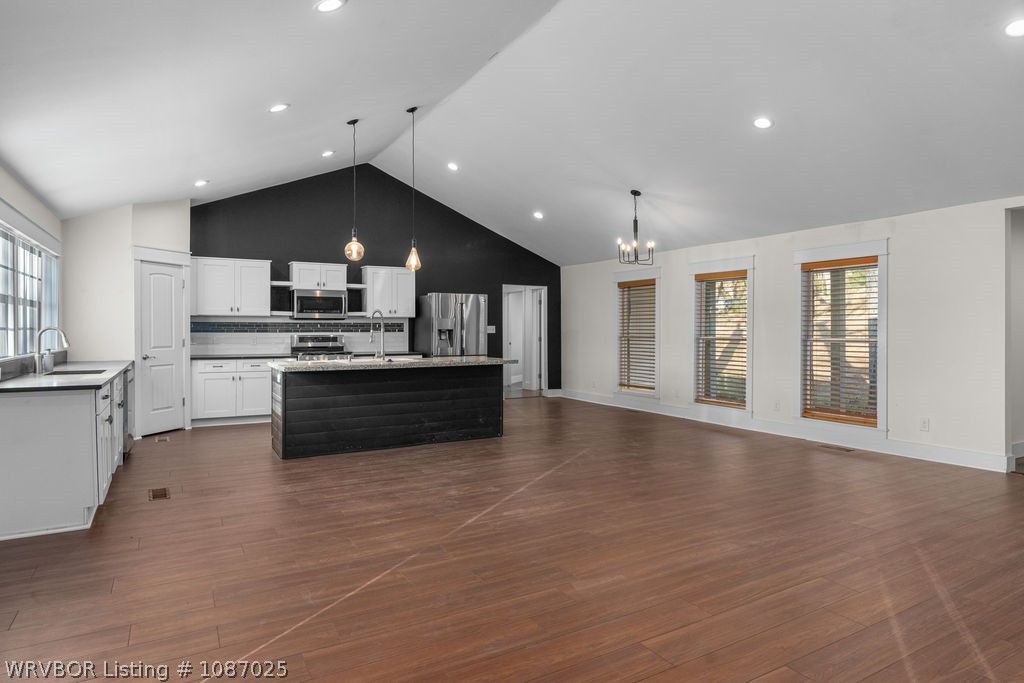 2802 Dallas Street 2802 Dallas Street