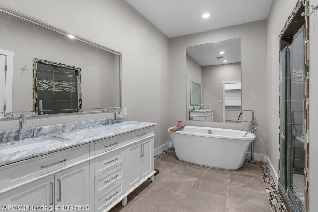 2802 Dallas Street 2802 Dallas Street