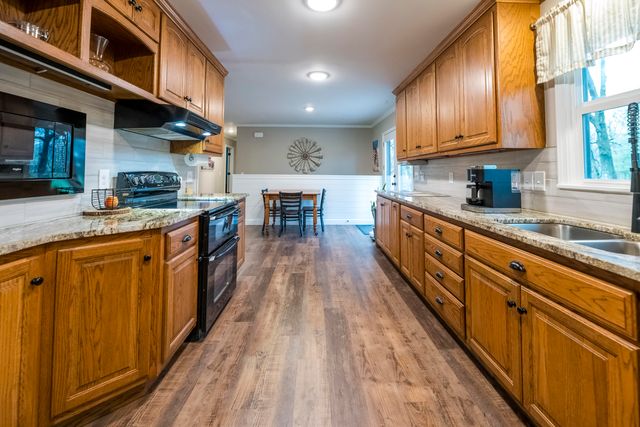 2675 N LOCUST GROVE CHURCH RD, Columbia, MO 65202