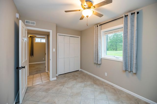 2675 N LOCUST GROVE CHURCH RD, Columbia, MO 65202