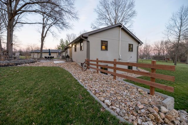 2675 N LOCUST GROVE CHURCH RD, Columbia, MO 65202