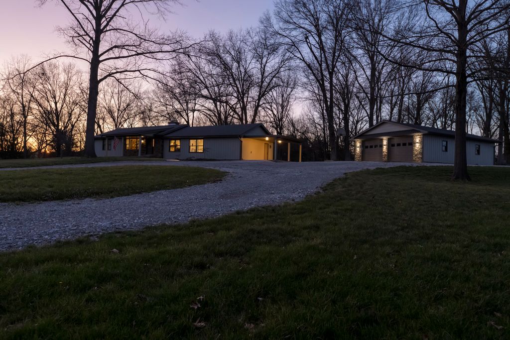 2675 N LOCUST GROVE CHURCH RD, Columbia, MO 65202