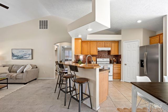 3527 N Maplestone Ave, Meridian, ID 83646