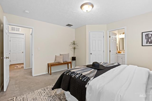3527 N Maplestone Ave, Meridian, ID 83646