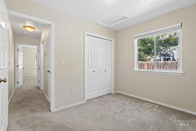 3527 N Maplestone Ave, Meridian, ID 83646