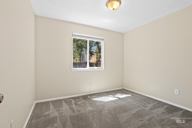 3527 N Maplestone Ave, Meridian, ID 83646