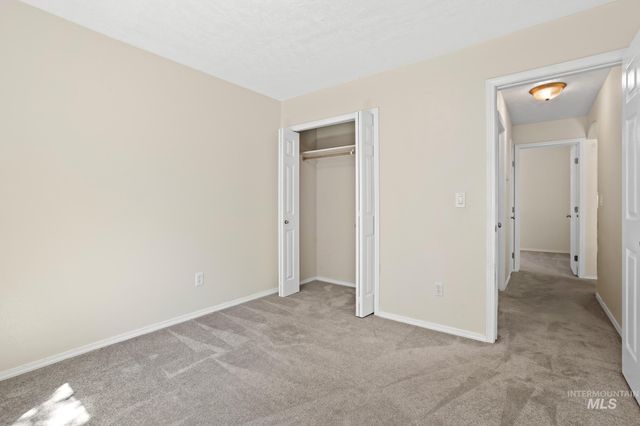 3527 N Maplestone Ave, Meridian, ID 83646
