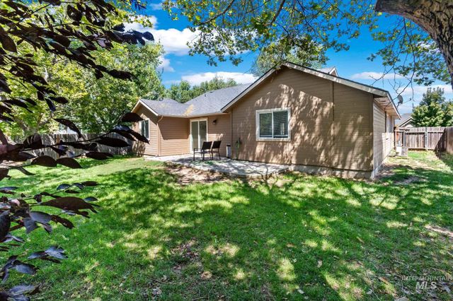 3527 N Maplestone Ave, Meridian, ID 83646