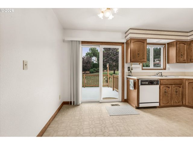 2755 Sw ANGELINE Ct, Gresham, OR 97080