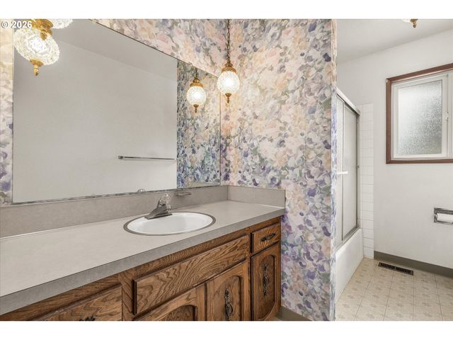 2755 Sw ANGELINE Ct, Gresham, OR 97080
