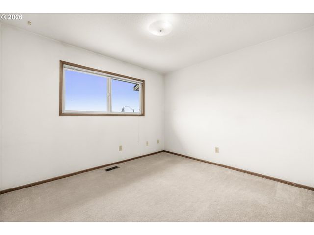 2755 Sw ANGELINE Ct, Gresham, OR 97080