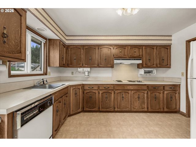 2755 Sw ANGELINE Ct, Gresham, OR 97080