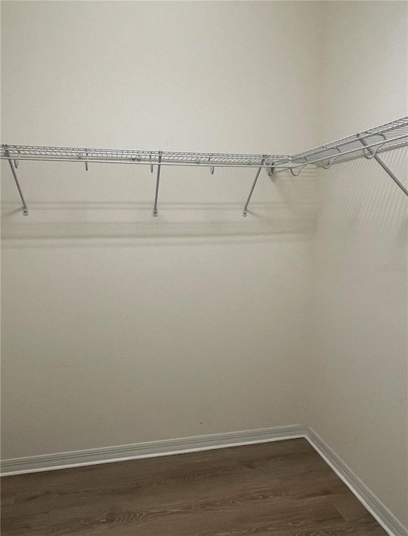 Image 18 of property listing at 12810 BOGGY VIEW DR, Orlando, FL 32824