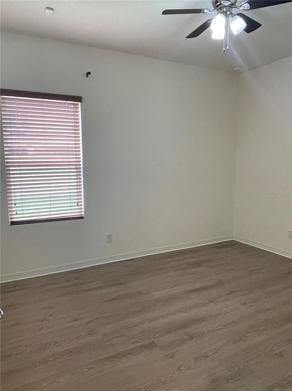 Image 21 of property listing at 12810 BOGGY VIEW DR, Orlando, FL 32824