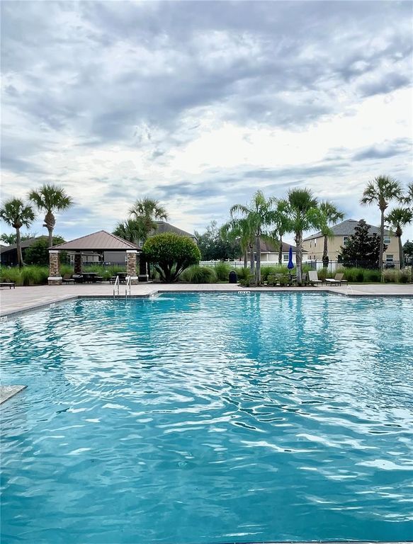 Image 32 of property listing at 12810 BOGGY VIEW DR, Orlando, FL 32824
